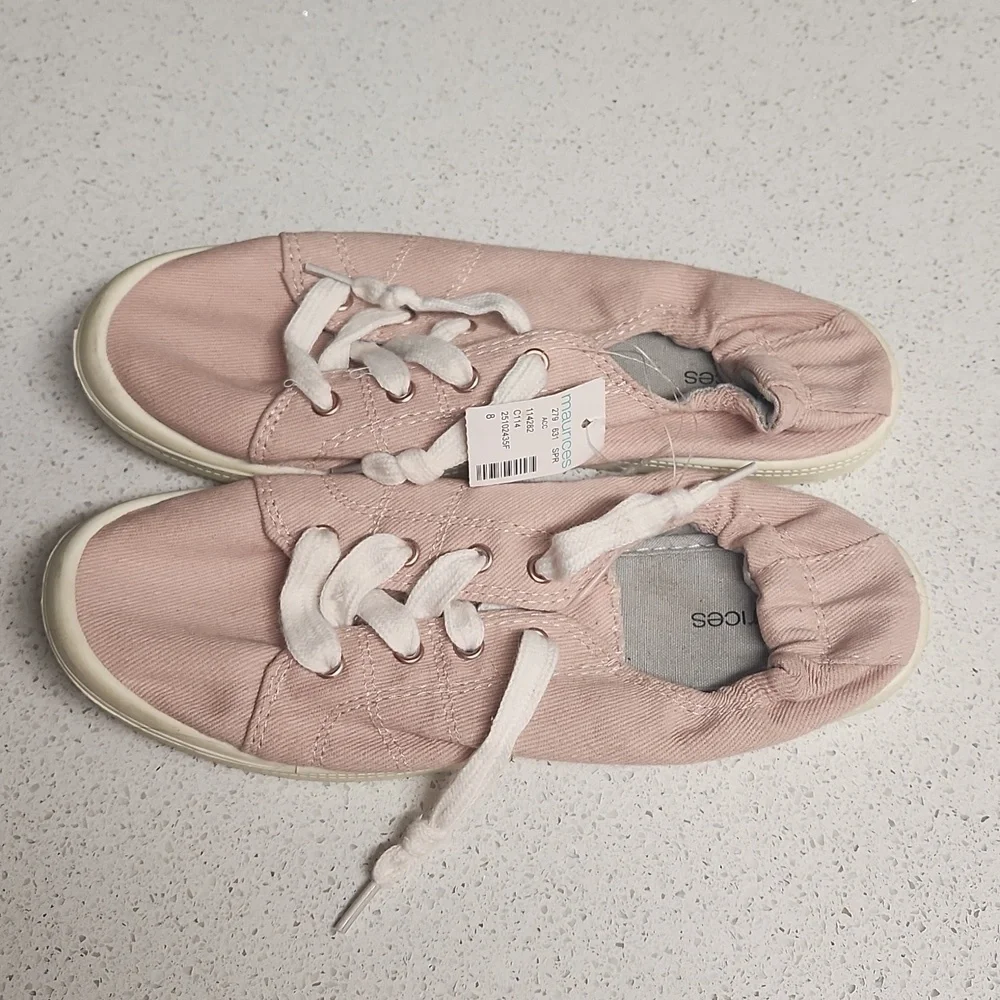 Maurices NWT Mariah Light Pink Flat Sneakers Size 8
